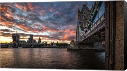 Framed Tower Bridge 1 Print