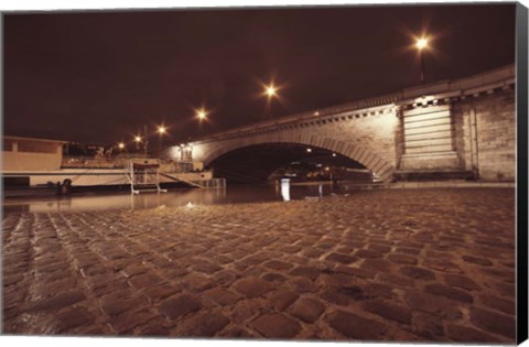 Framed Paris Quaiouest Print