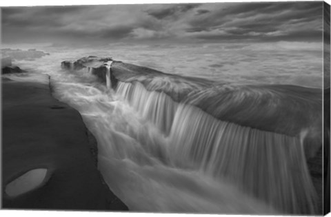 Framed Cortina de Agua BW Print