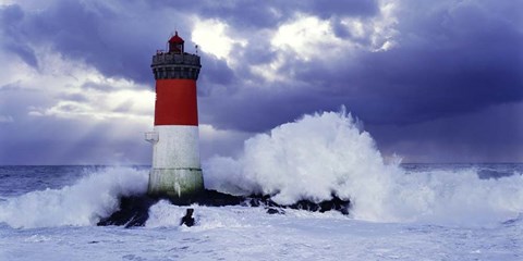 Framed Phare des Pierres-noires lors d&#39;une Tempete Print