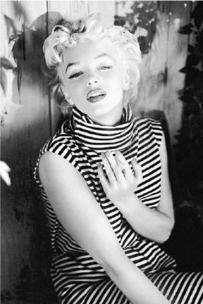 Framed Marilyn Monroe - striped dress Print