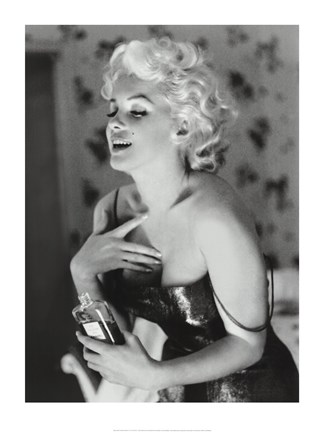 Framed Marilyn Monroe - Chanel No. 5 Print