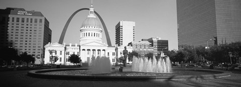 Framed Fountain In Front Of A Government Building, St. Louis, Missouri, USA Print