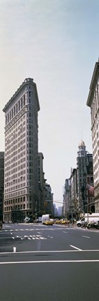 Framed Low angle view of an office building, Flatiron Building, New York City Print
