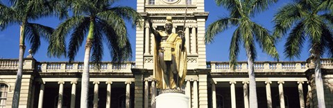 Framed Statue of King Kamehameha, Aliiolani Hale, Honolulu, Hawaii Print