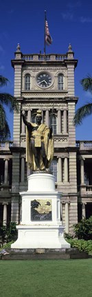 Framed Statue of King Kamehameha, Aliiolani Hale, Honolulu, Hawaii (vertical) Print
