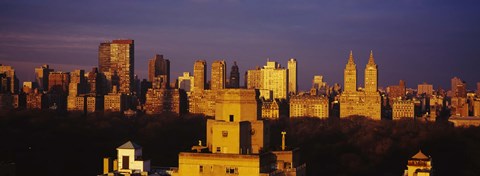 Framed Sun reflecting off buildings in Manhattan, New York City Print