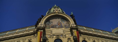 Framed Low Angle View of the Municipal House, Prague, Czech Republic Print