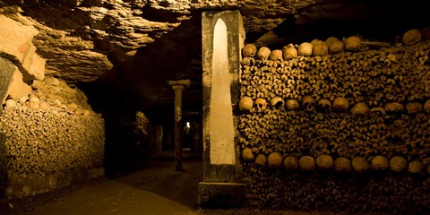 Framed Stacked bones in catacombs, Paris, Ile-de-France, France Print