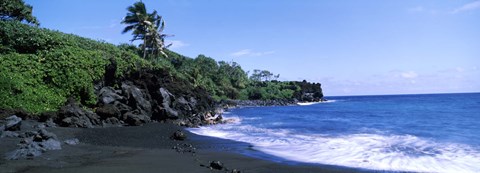 Framed Tide on the beach, Black Sand Beach, Hana Highway, Waianapanapa State Park, Maui, Hawaii, USA Print