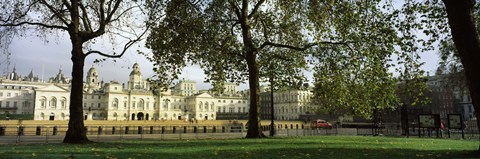 Framed Horse guards building, St. James&#39;s Park, Westminster, London, England Print