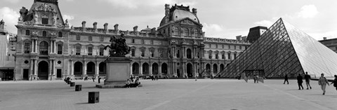 Framed Tourists in the courtyard of a museum, Musee Du Louvre, Paris, France Print