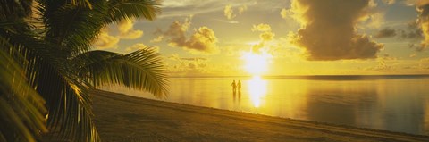 Framed Silhouette Of A Couple Standing On The Beach, Aitutaki, Cook Islands, French Polynesia Print