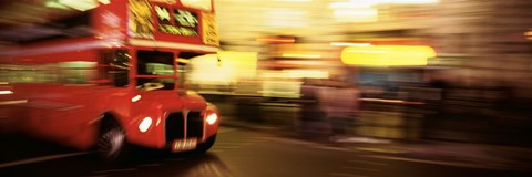 Framed England, London, Bus on the street of London Print