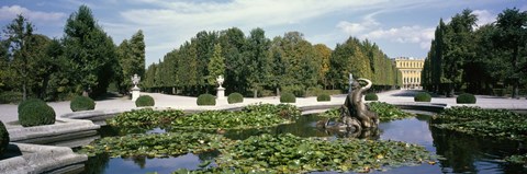 Framed Fountain at a palace, Schonbrunn Palace, Vienna, Austria Print