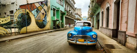 Framed Old car and a mural on a street, Havana, Cuba Print