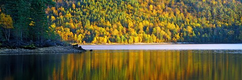 Framed Loch Beinn a&#39; Mheadhoin, Highlands Region, Scotland Print