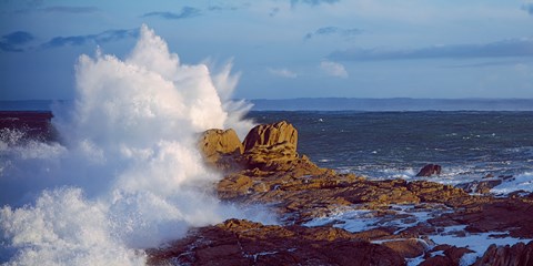 Framed Waves crashing on rocks at wild coast, Saint-Guenole, Morbihan, Brittany, France Print