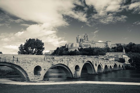 Framed Pont Vieux bridge with Cathedrale Saint-Nazaire in the background, Beziers, Herault, Languedoc-Roussillon, France Print