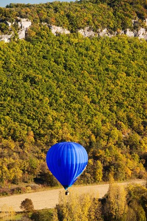 Framed Elevated view of hot air balloon over Dordogne River Valley, Castelnaud-la-Chapelle, Dordogne, Aquitaine, France Print