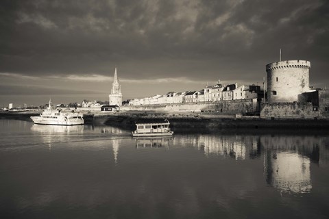 Framed Tour de la Lanterne, La Rochelle, Charente-Maritime, Poitou-Charentes, France (black and white) Print