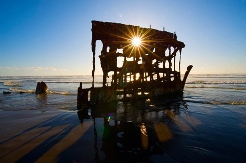 Framed Peter Iredale Shipwreck, Fort Stevens, Oregon, USA Print