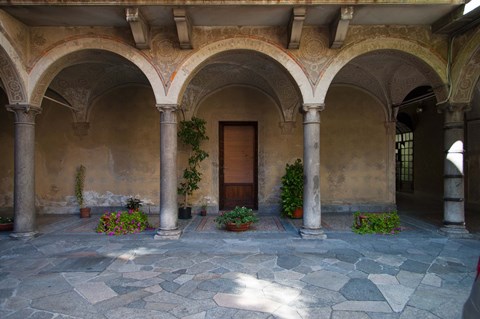 Framed Courtyard of a building, Como, Lombardy, Italy Print