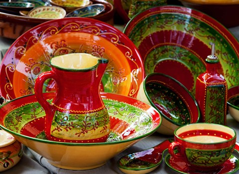 Framed Pottery for sale at a market stall, Lourmarin, Vaucluse, Provence-Alpes-Cote d&#39;Azur, France Print