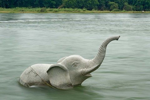 Framed Elephant statue in Li River, Elephant Trunk Hill Park, Guilin, China Print