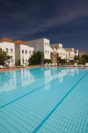 Framed MOROCCO, ESSAOUIRA: Ryad Mogador Hotel Pool Print