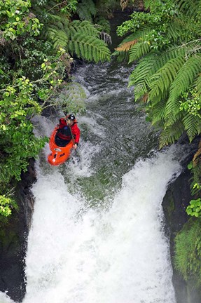Framed Kayak in Tutea&#39;s Falls, Okere River, New Zealand Print