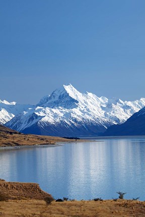Framed Aoraki Mount Cook and Lake Pukaki, Mackenzie Country, South Canterbury, South Island, New Zealand Print