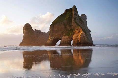 Framed Rock Formation, Archway Island, South Island, New Zealand (horizontal) Print