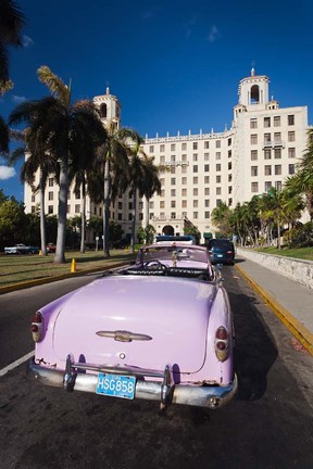 Framed Cuba, Havana, Hotel Nacional, 1950s Classic car Print