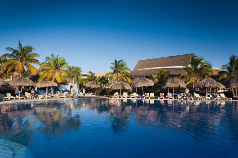 Framed Cuba, Varadero, Hotel Iberostar Varadero (day) Print