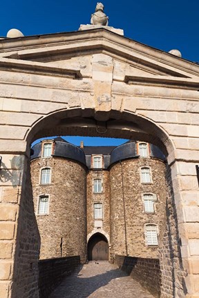 Framed Chateau Musee, Boulogne sur Mer Print