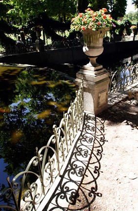 Framed Fontaine de Medicis, Medicis&#39; Fountain Print