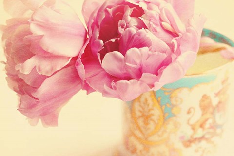 Framed Elegant Vase Print