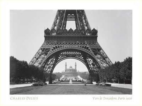 Framed Vers le Trocadero, Paris 1926 Print