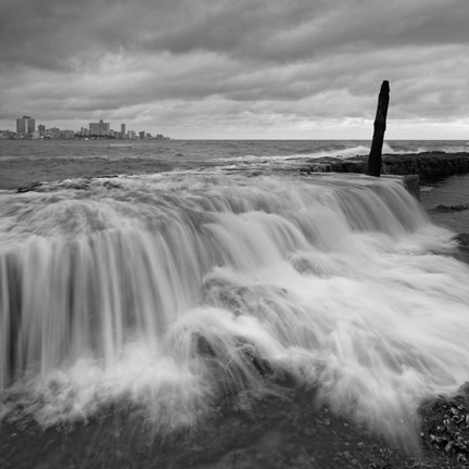 Framed La Habana Waterfall Print