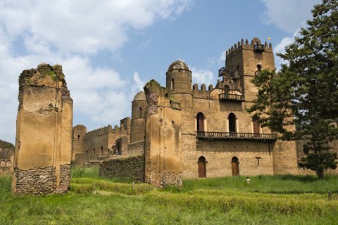 Framed Fasilides&#39; Castle in the fortress-city of Fasil Ghebbi, Gondar, Ethiopia Print