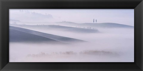 Framed Dawn Mist in Val d&#39;Orcia, Tuscany Print