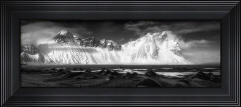Framed Vestrahorn Print