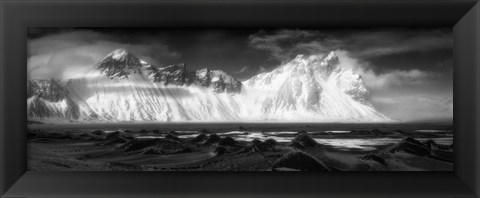 Framed Vestrahorn Print