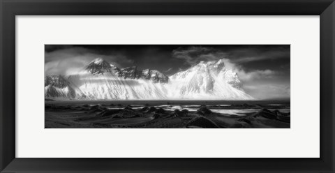 Framed Vestrahorn Print