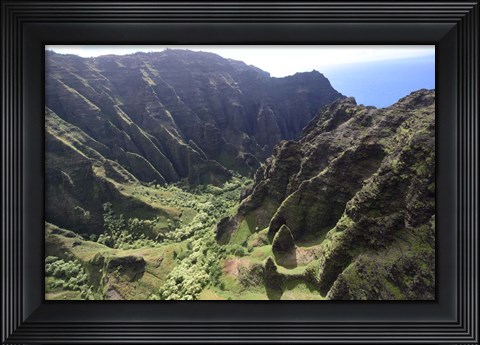 Framed Na Pali Coast State Wilderness Park, Kauai, Hawaii Print