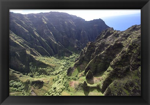 Framed Na Pali Coast State Wilderness Park, Kauai, Hawaii Print