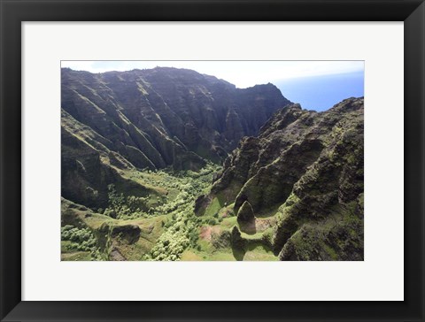Framed Na Pali Coast State Wilderness Park, Kauai, Hawaii Print
