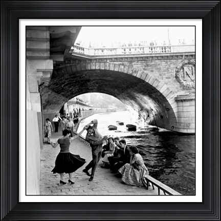 Framed Rock n Roll sur les Quais de Paris Print