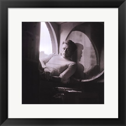 Framed James Dean, New York, 1954 Print